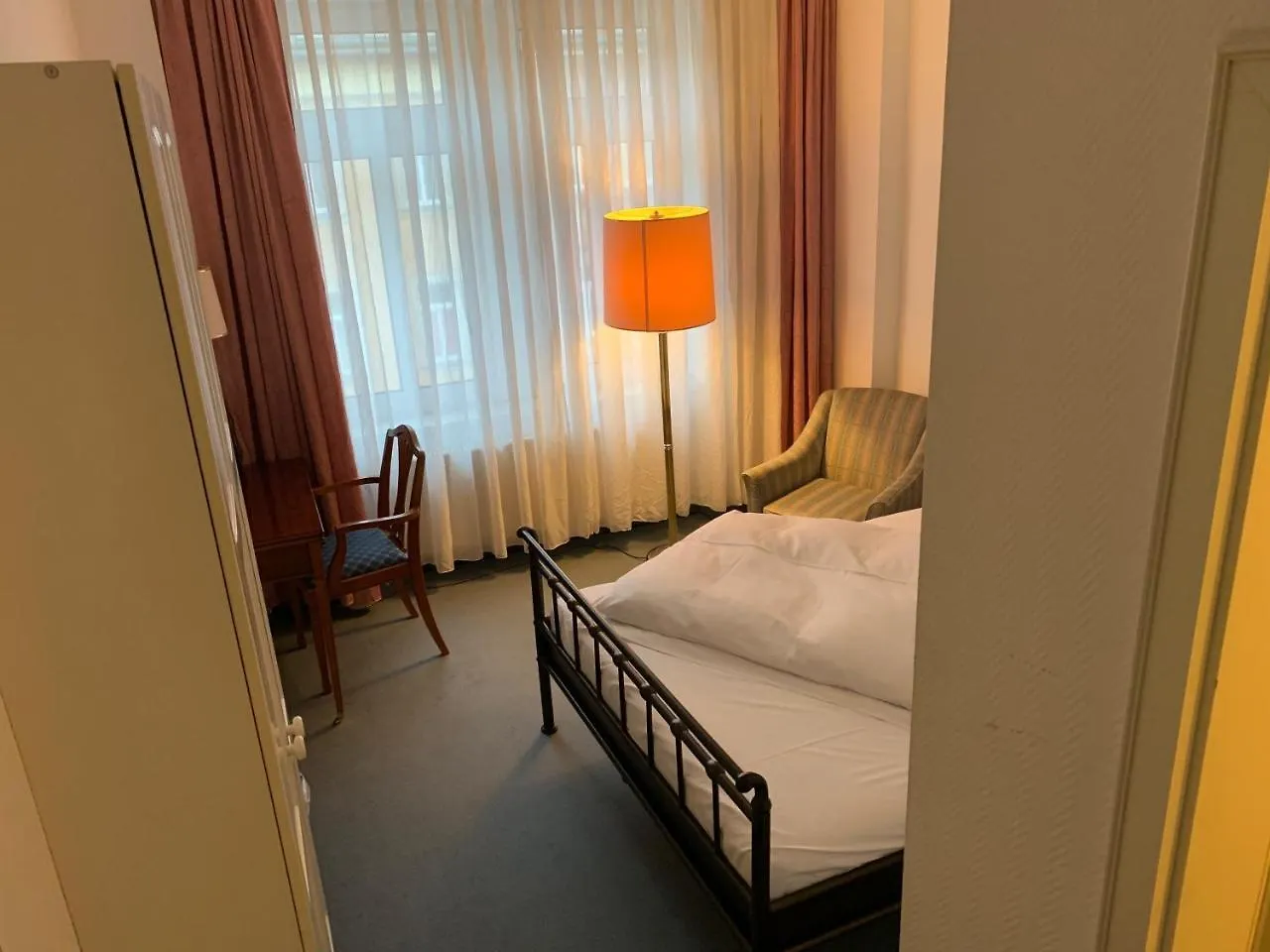 ***  Hotel Windsor Дрезден Германия